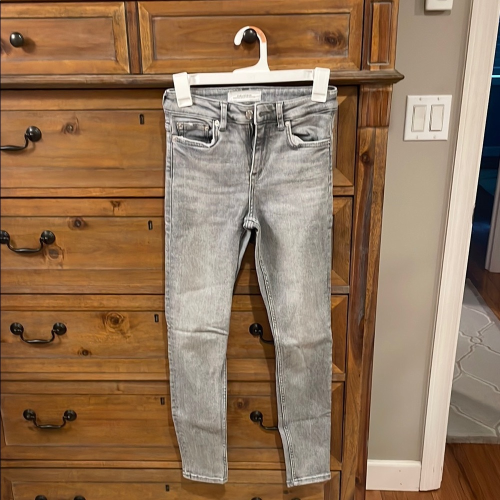 Gray Skinny Jeans with Vintage Distressed Look